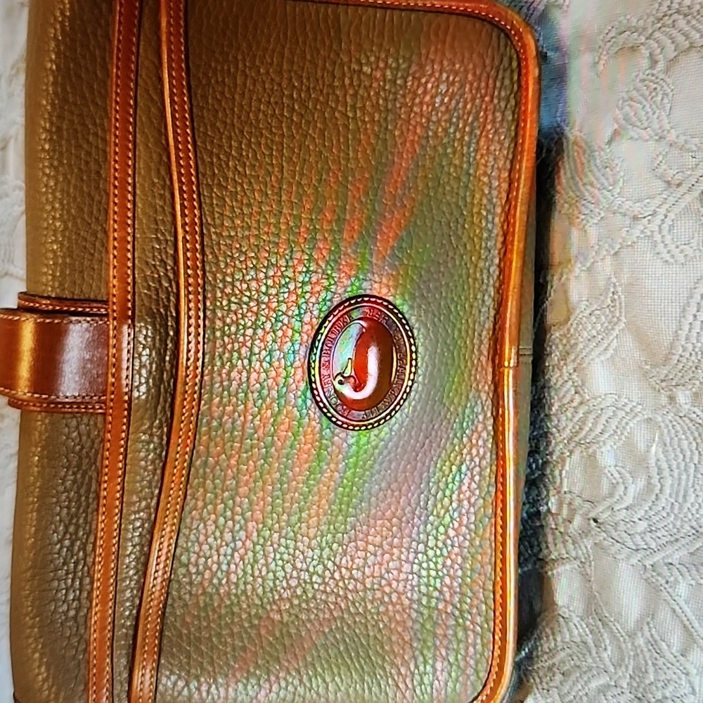 Elegant Brown Leather Dooney And Bourke Shoulder Bag - Picture 2 of 5